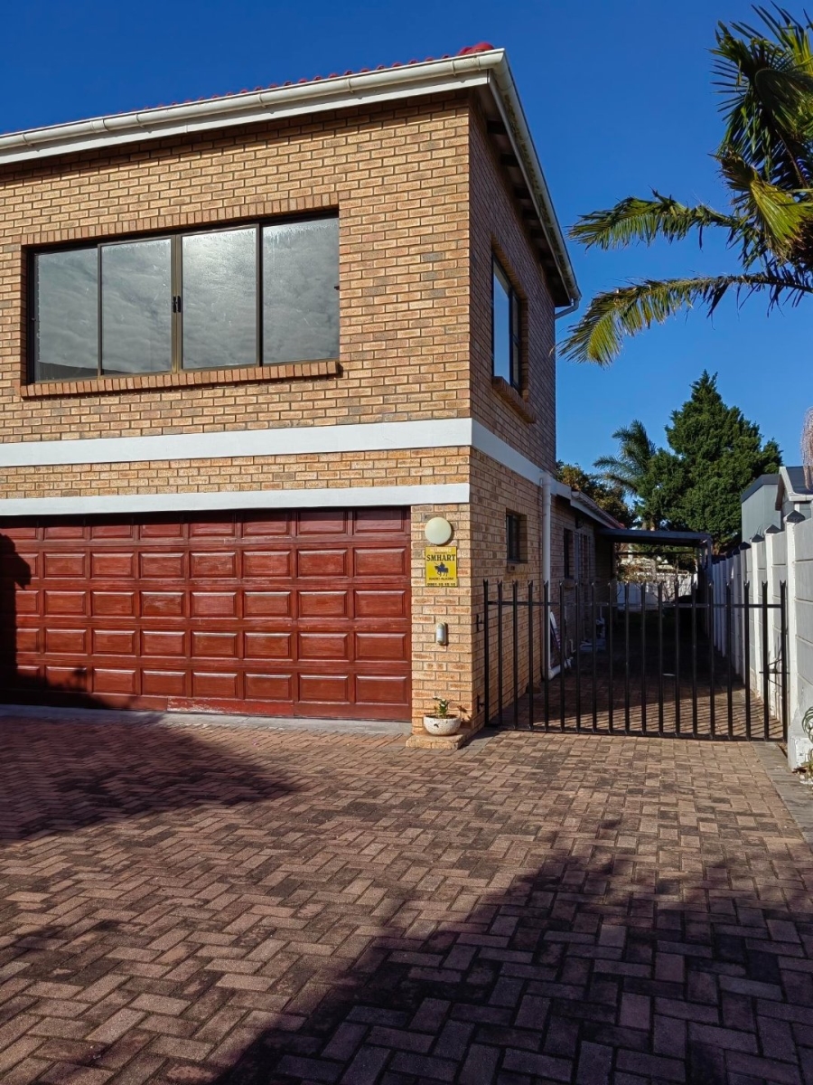 4 Bedroom Property for Sale in Wavecrest Eastern Cape